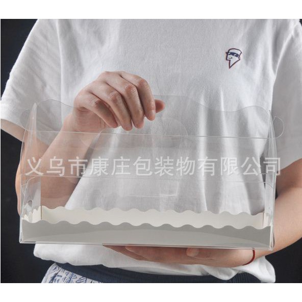 Hộp đựng bánh mica dài có quai xách