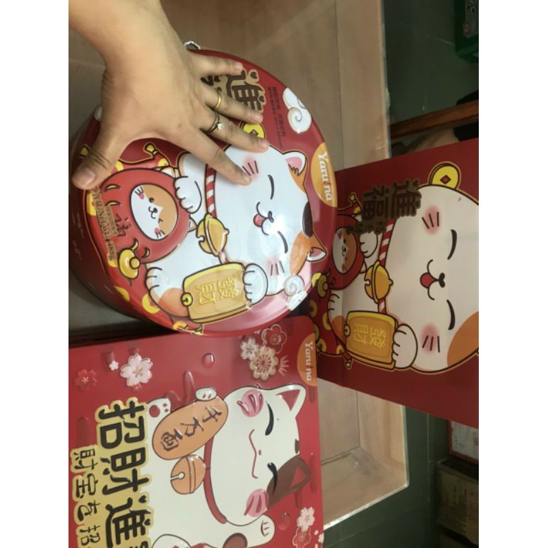 Bánh quy Yaruna Cookies hộp thiếc hình Mèo Thần Tài- Đài Loan