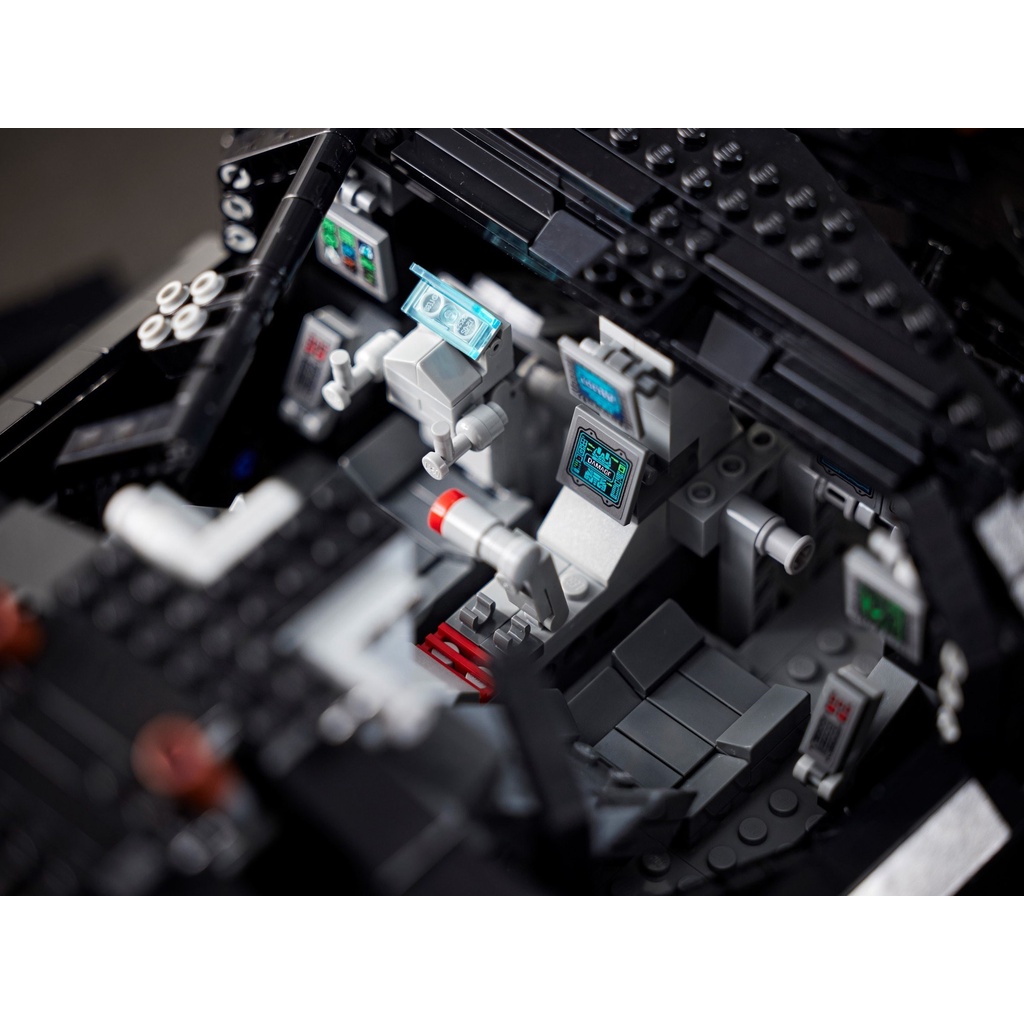 LEGO 76240 - BATMOBILE TUMBLER