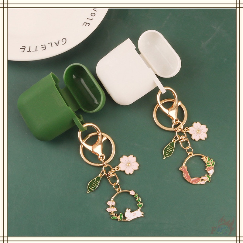 ✪ Ins - Móc Khóa Hình Động Vật Trên Cỏ Cỏ Mèo/Sóc/Thỏ/Hươu ✪ 1 Móc Khóa Hợp Kim Hình Lá Hoa Anh Đào 4 Kiểu Dáng Thời Trang Cho Vỏ Hộp Tai Nghe Không Dây Airpods
