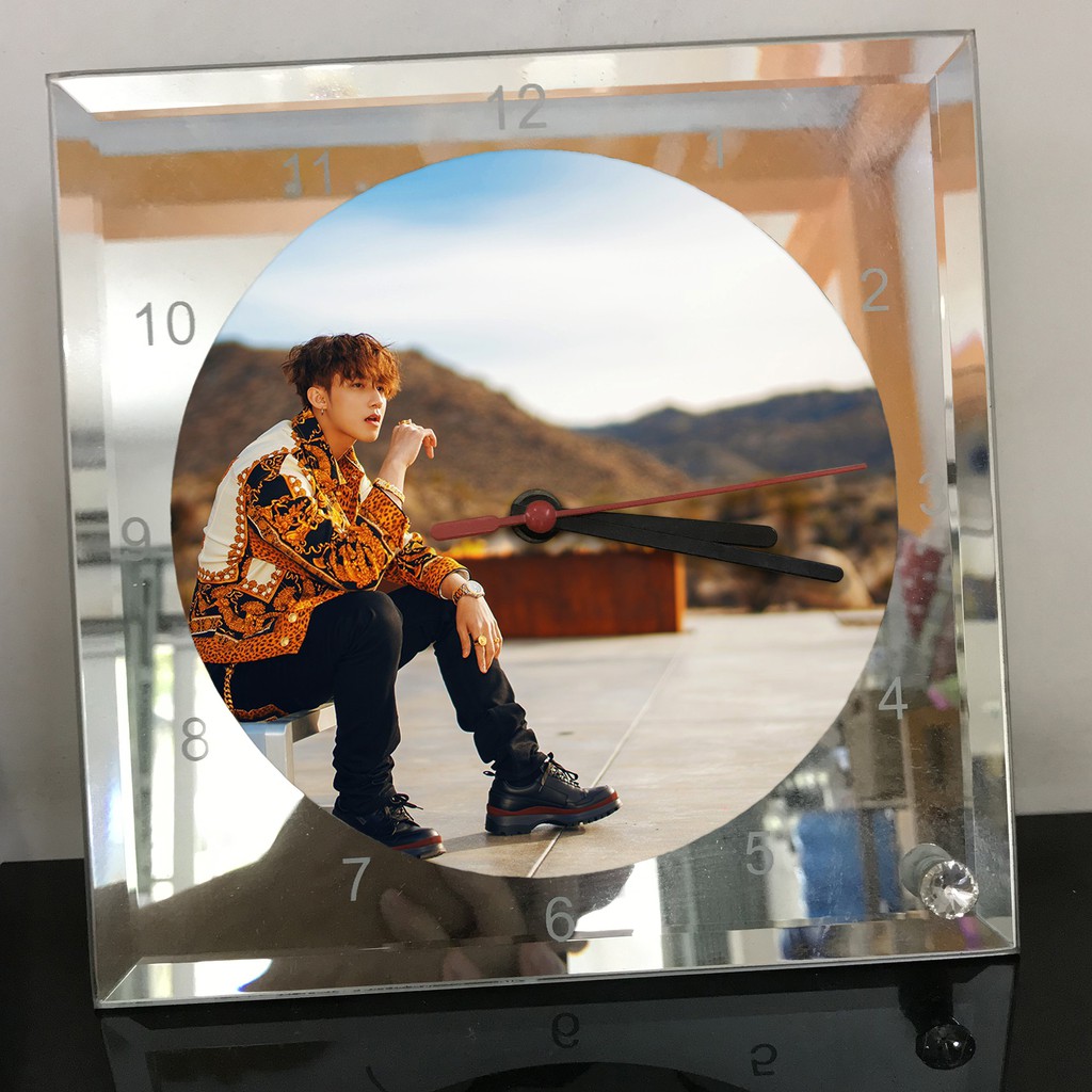Đồng Hồ để bàn in hình ca sĩ Sơn Tùng MTV - Nhận in hình lên đồng hồ theo yêu cầu - Sky6