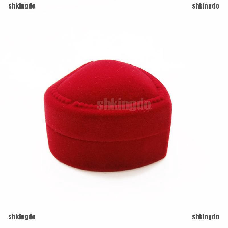 Hộp đựng nhẫn hình trái tim đỏ sang trọng