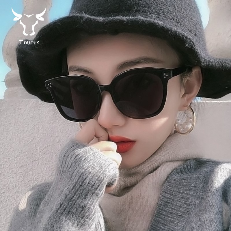 Kính râm nữ vuông gọng lớn bình thường thời trang đeo kính râm chụp ảnh đường phố Tiktok