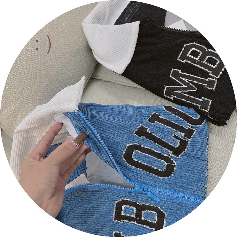 Áo khoác nhung tăm thêu chữ hai lớp tay trắng