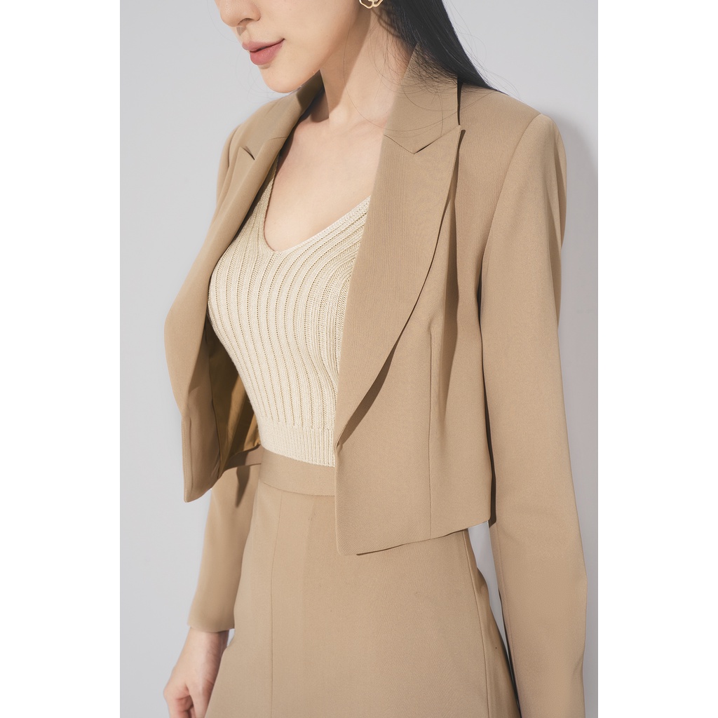 [Mã LT200 giảm 200K đơn 699K] Áo vest công sở tay dài dáng croptop Eva De Eva 21AVAE001B | BigBuy360 - bigbuy360.vn