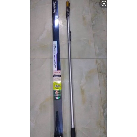 cần lục daiwa t33 chữ đen