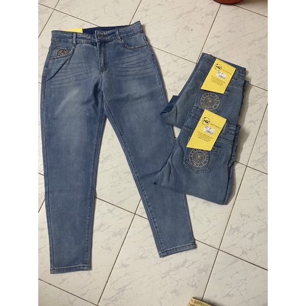 ❤️FREESHIP❤️ Quần bò xanh xước ,quần jean cạp cao thêu lô gô túi trước và túi sau cực đẹp _ Hàng sẵn