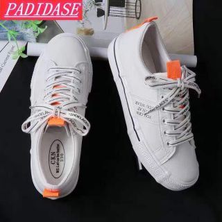 Giầy thể thao khách nhắn tin chọn size và mẫu
