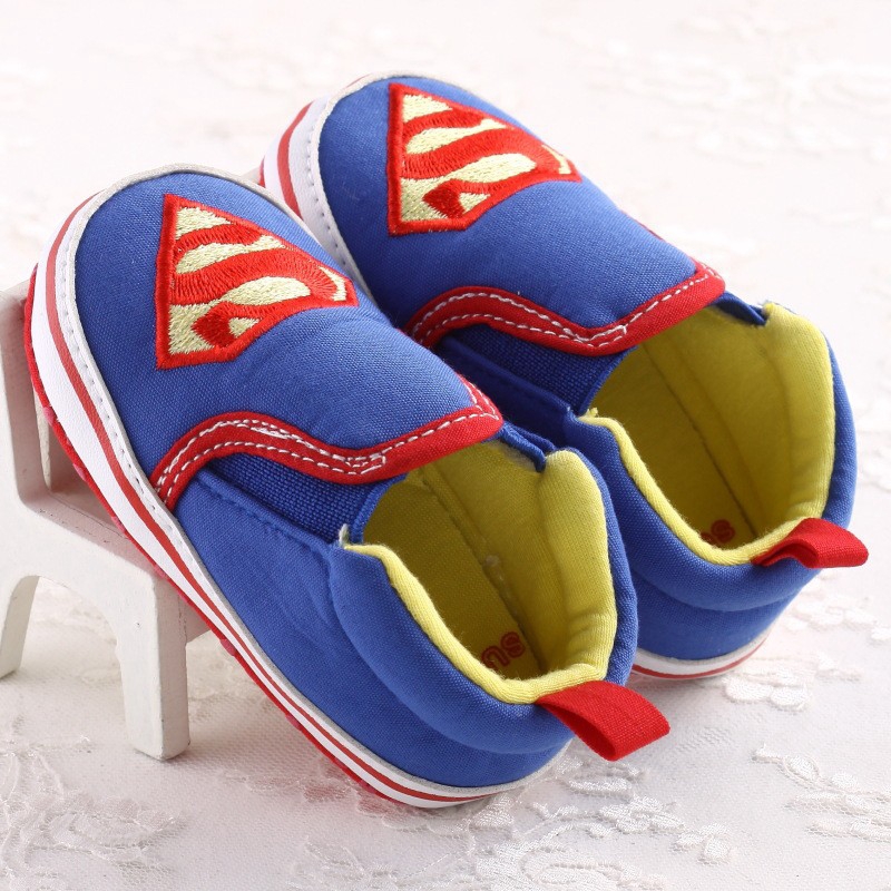 Giày Vải Bố Hình Superman Dễ Thương Cho Bé Trai