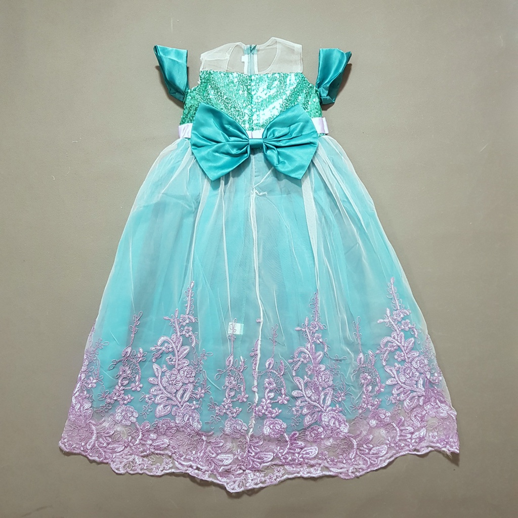 Đầm voan dài đến chân hóa trang nàng tiên cá Ariel cho bé gái