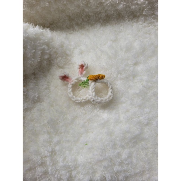 Nhẫn len handmade tai thỏ, cà rốt