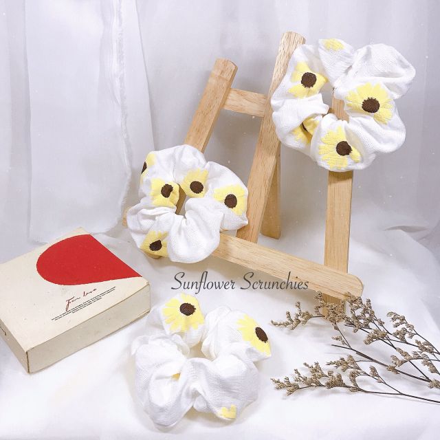 Dây buộc Dây buộc tóc scrunchies hoa hướng dương nền trắng