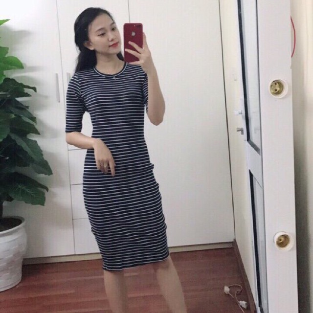 Váy len tăm xinh lắm khách nhé. Sẵn hàng ạ. Trời se lạnh mặc quá thích lun Sz: s,m,l Lẻ: 160k Sỉ: ib