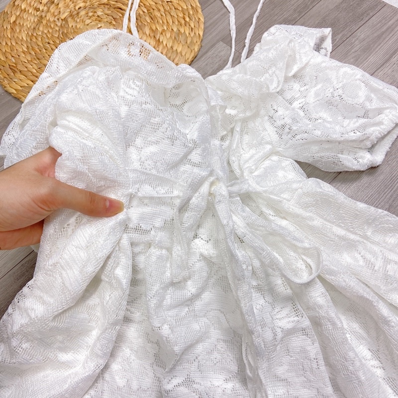 Váy Tiểu Thư Ren Trắng Bệt Vai Buộc Eo Dáng Xoè Tầng