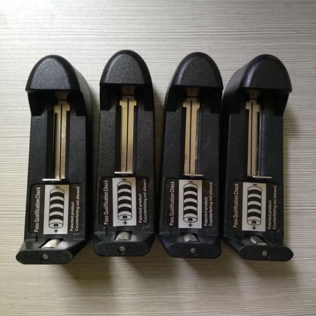 Dock Sạc Pin 18650 cho Quạt Tích Điện