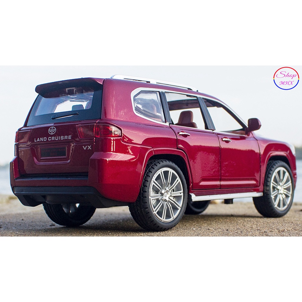 Xe mô hình sắt Toyota Landcruiser LC300 TẶNG KÈM BIỂN SỐ tỉ lệ 1:24 hãng Sheng Run 3 màu