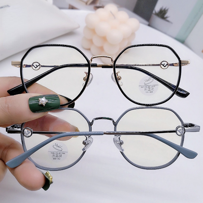 Mắt Kính Chống Bức Xạ Ánh Sáng Xanh Có Thể Thay Thế Cho Nam Và Nữ
