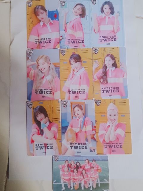 Set 10 card thẻ nhựa pvc TWICE 2020 SEASON'S GREETINGS RUN 20X20 in 2 mặt bo góc có chữ ký