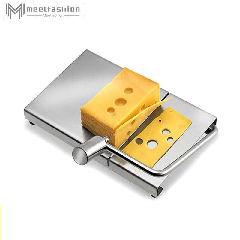 Thớt có lưỡi dao cắt phô mai , quét bơ với 5 dây