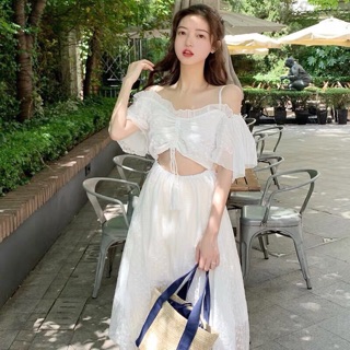 Đầm xô ren rớt vai cut-out eo