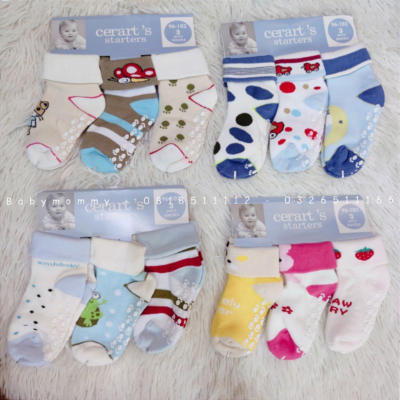 Set 3 đôi tất len xù chống trượt Carter's