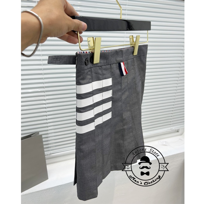 Chân Váy Thom Browne 4 Vạch