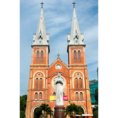 Tranh dán tường SÀI GÒN 3D, DINH ĐỘC LẬP, NHÀ THỜ Màu sắc tươi sáng, độ sắc nét cao, độ bền màu từ 10 năm trở lên.