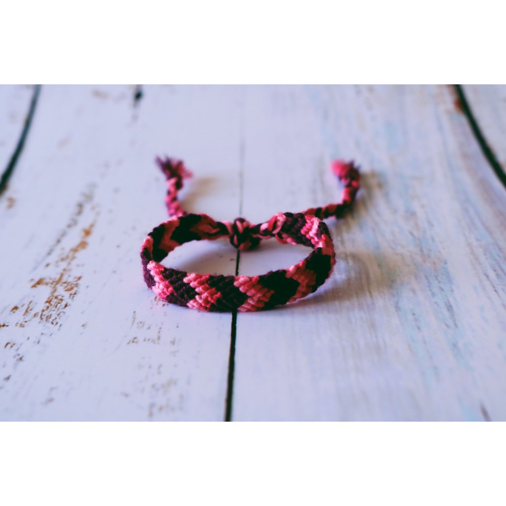 Vòng tay, vòng chân handmade hoạ tiết - Mẫu từ trái qua phải