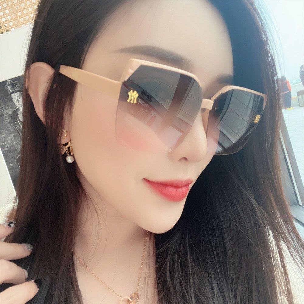 Kính Mát Gọng Lớn Hình Đa Giác In Chữ Đơn Giản Thời Trang Cho Nam Và Nữ