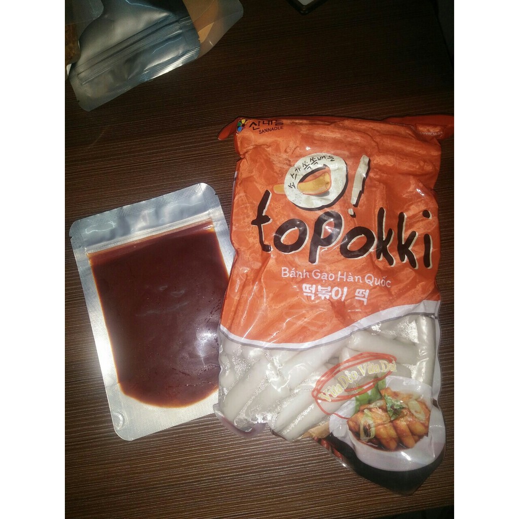 Combo 1 kg tokbokki kèm nước sốt, và bột phô mai Hàn quốc