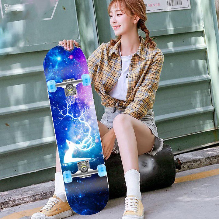 Ván trượt thể thao, skateboard có bánh xe phát sáng cho người lớn và trẻ em