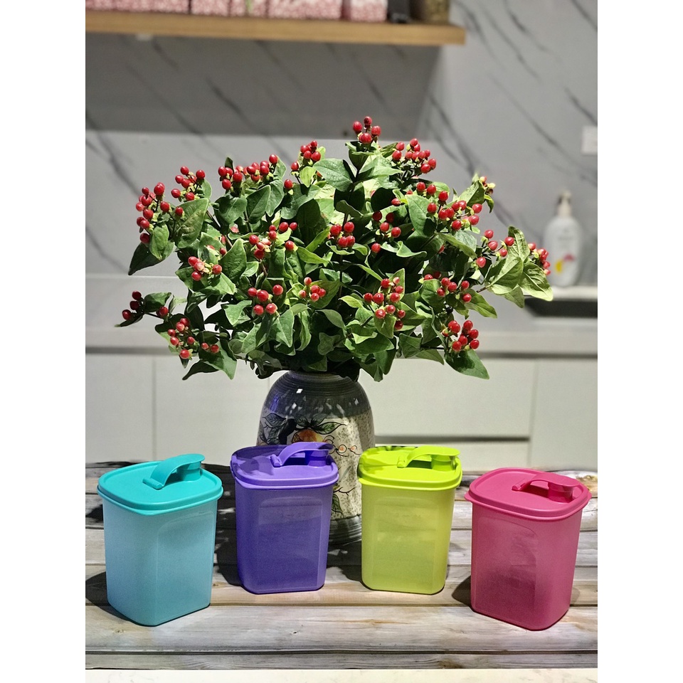 Bình nước Slim Line Pitcher 1L Tupperware