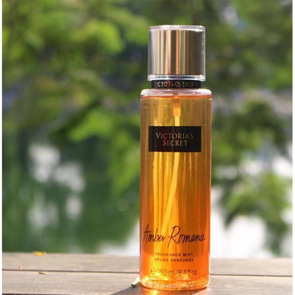 XỊT THƠM TOÀN THÂN VICTORIA’S SECRECT FRAGRANCE MIST AMBER ROMAMCE