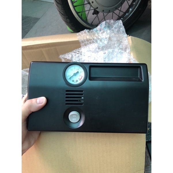 Bơm lốp oto chính hãng theo xe Daihatsu Nhật