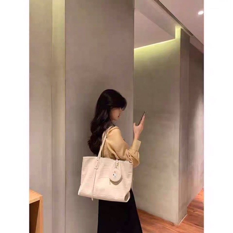 Túi tote Snoopy Zara Size lớn Xuân 2022