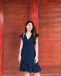 Đầm vạt chéo chấm bi