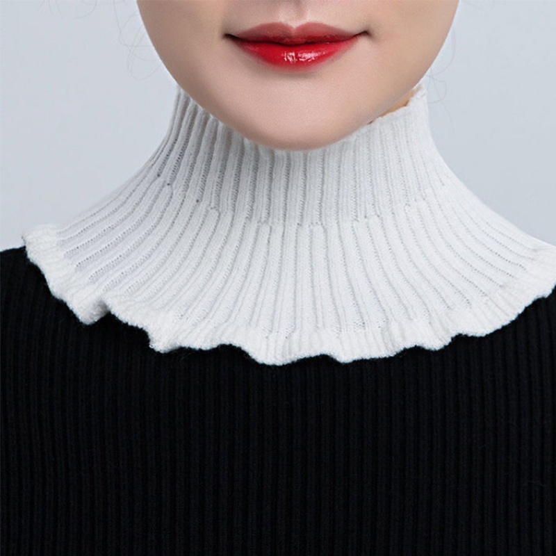 Cổ áo giả có thể tháo rời