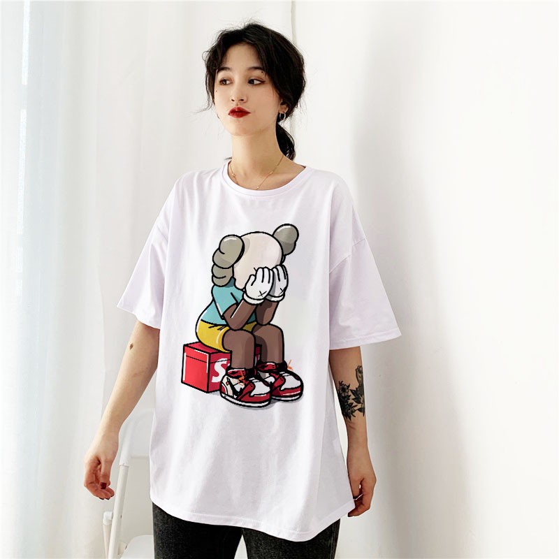 Áo thun bigsize unisex dáng rộng tay lỡ nữ búp bê KAWs 2 màu chất đẹp Có Big Size - áo phông 360 form rộng đen trắng QC