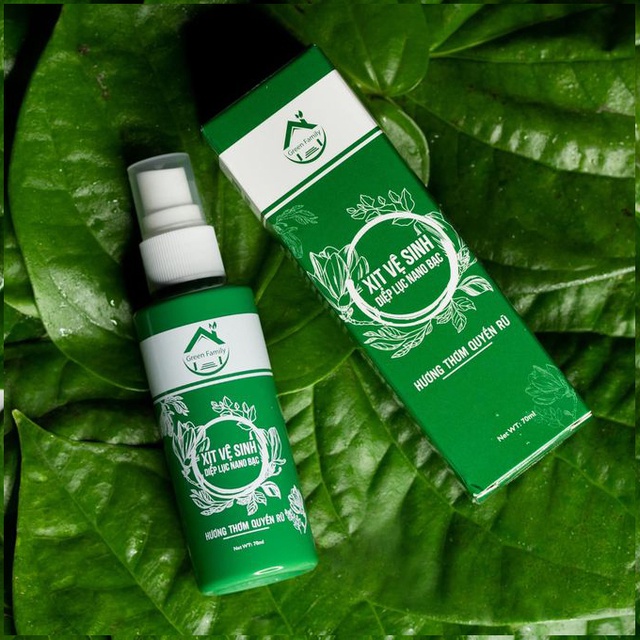 Chai Xịt Vệ Sinh Phụ Nữ Diệp Lục Nano Bạc HBC Green Family 70ml