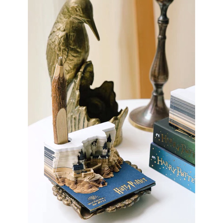 Giấy note mô hình lâu đài HARRY POTTER 3D bìa cứng sinh động 160 tờ tặng kèm đèn LED trang trí bàn học, bàn làm việc-Ráp