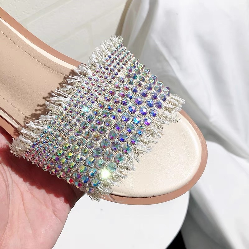 Dép quai ngang bản đá