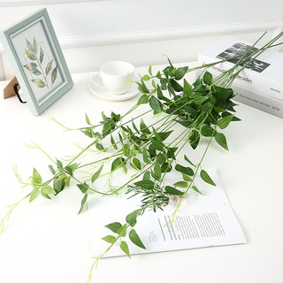 Hoa giả - Cành lá táo có nhiều râu dài, cắm chiêm điểm, trang trí