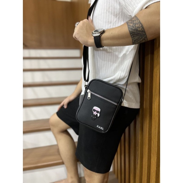 Túi đeo chéo nam Karl hình hộp đứng logo ông già dễ thương, dây kéo kim loại cao cấp, chất liệu chống thấm nước