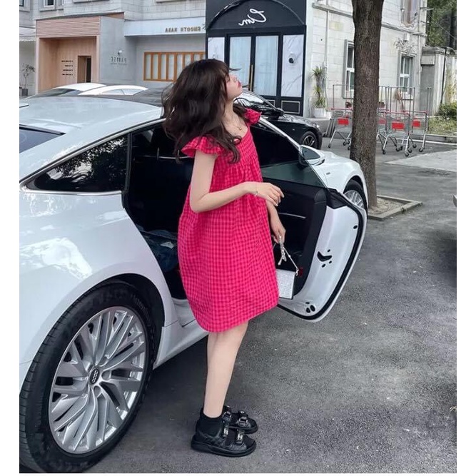 Đầm suông chất thô Boil  tay cánh tiên váy dáng dài đính cúc, xếp ly form rộng.