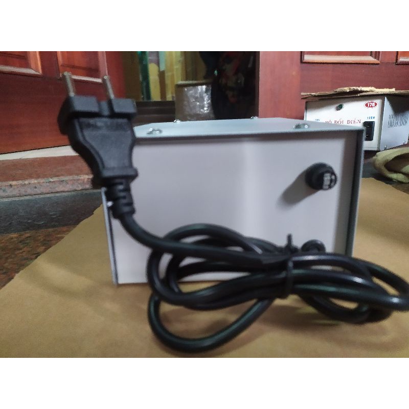 Adapter - Biến áp/ Bộ đổi nguồn điện 220V sang 100V, 1500W lõi đồng (hàng Việt Nam, công ty 176)