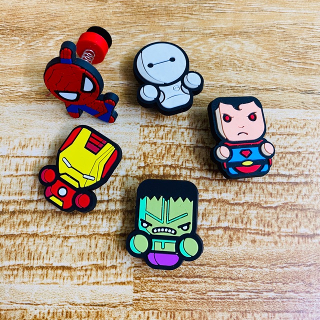 Combo 5 stick 2D + 1 lò xo + 1 tất (giao hình ngẫu nhiên)