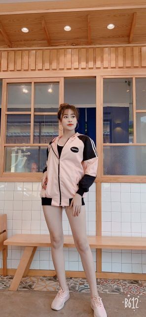 [Mã WASTMAY giảm 15% tối đa 30K đơn 150K] [Giá siêu rẻ] Áo khoác kaki logo phối đen | BigBuy360 - bigbuy360.vn