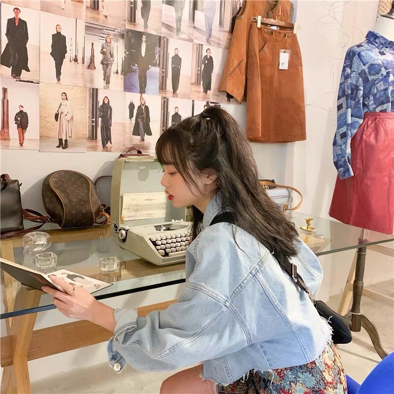 Áo khoác bò jean croptop form rộng