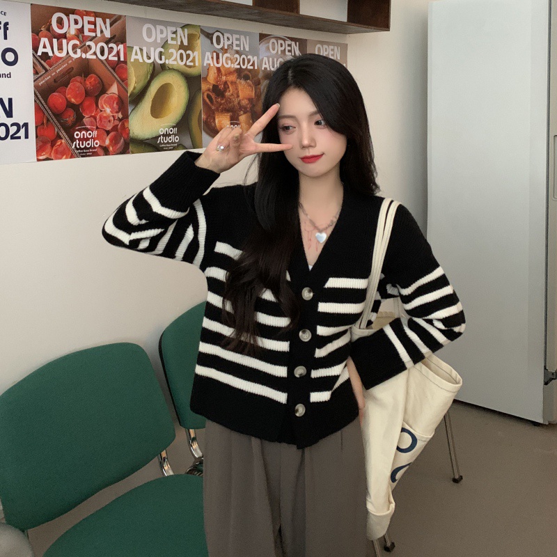 Áo khoác cardigan dệt kim cổ V tay dài dáng rộng kẻ sọc kiểu retro thời trang mùa thu cho nữ