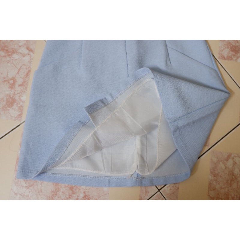 Pass Thanh lí chân váy